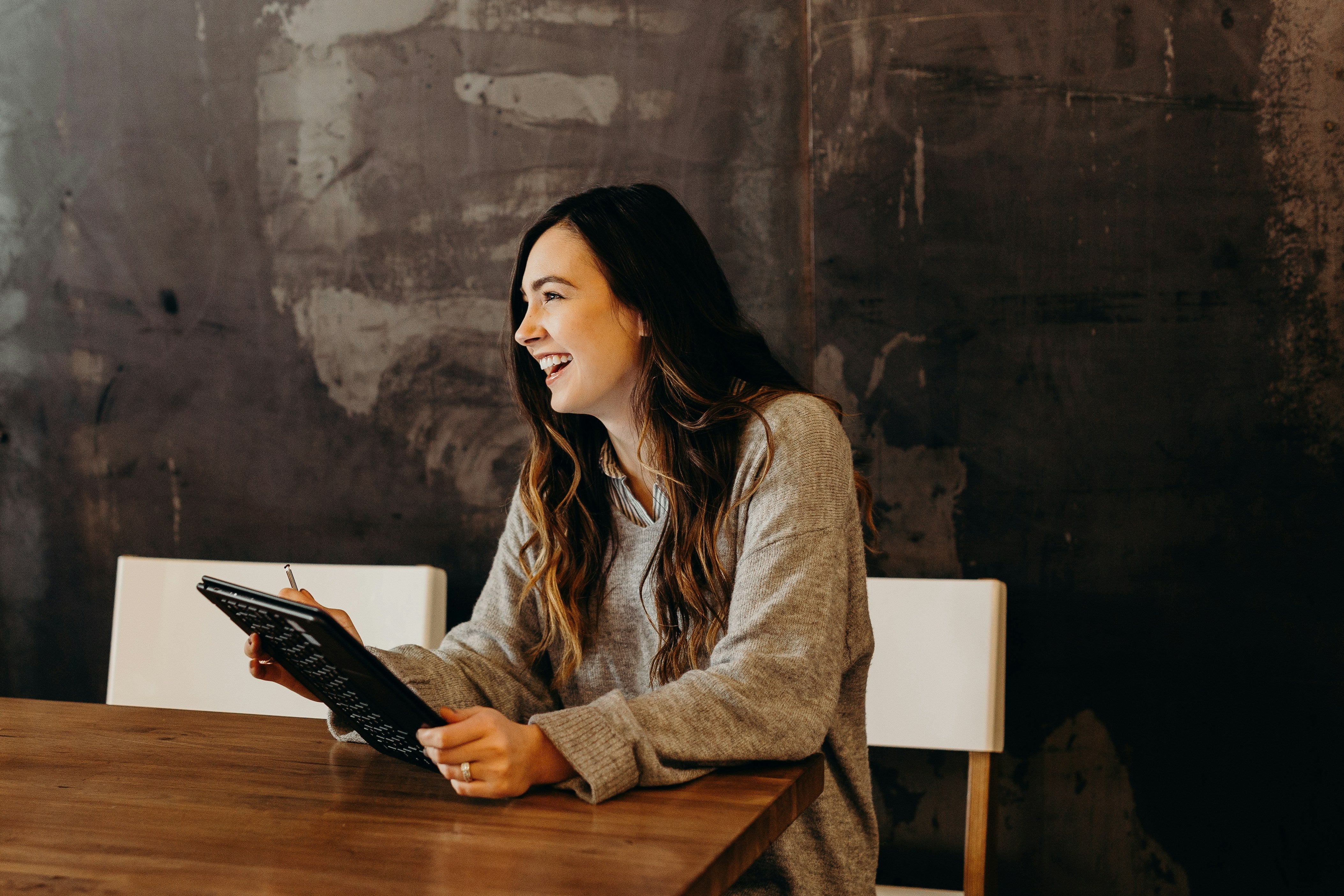 Smart Clienteling Tips for Jewelry Retailers