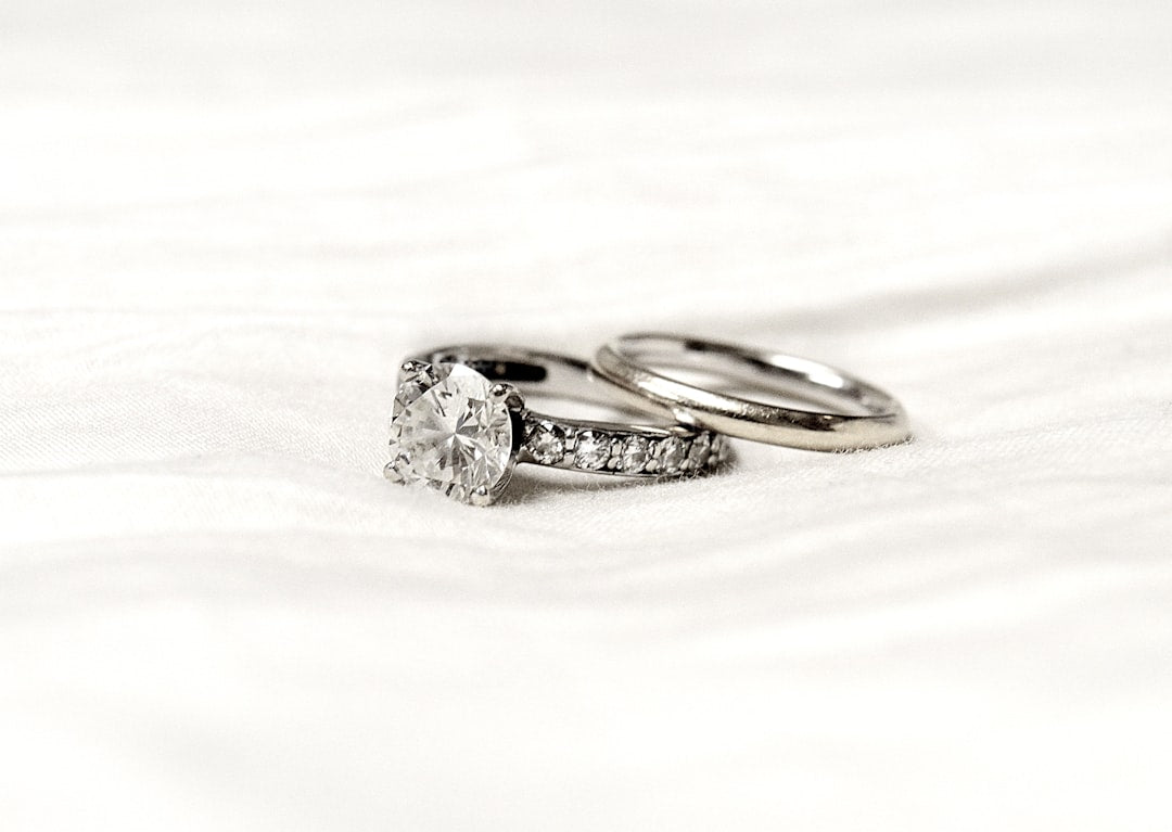 The Best Sites for Cheap and Chic Engagement Rings Online
