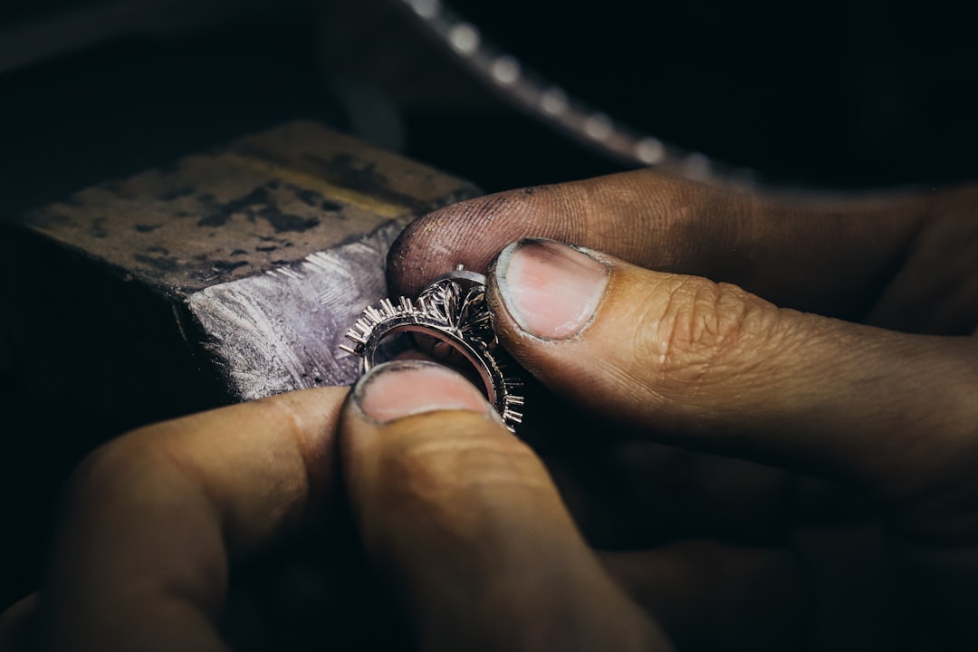 Put a Virtual Ring on It with These Custom Try On Tools