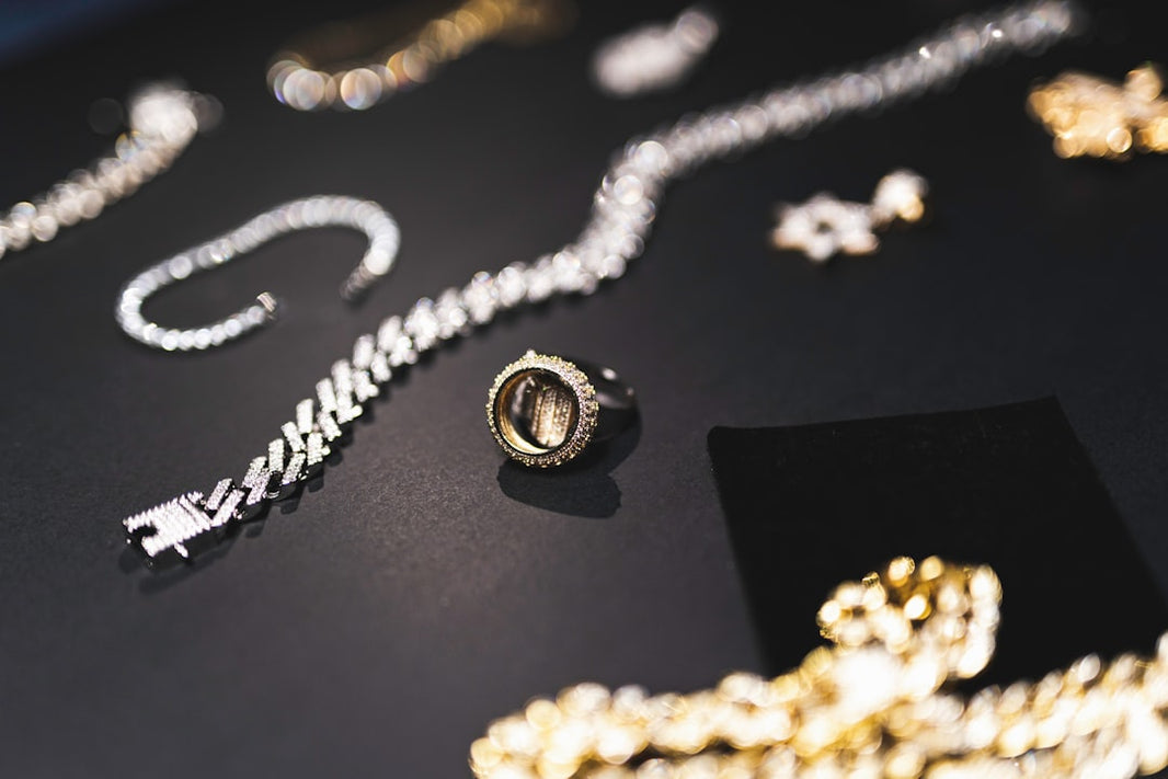 Sparkle & Sell: Your Guide to Jewelry E-commerce Platforms and Software