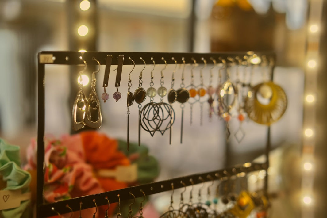 From Side Hustle to Sparkle: How to Grow Your Jewelry Business