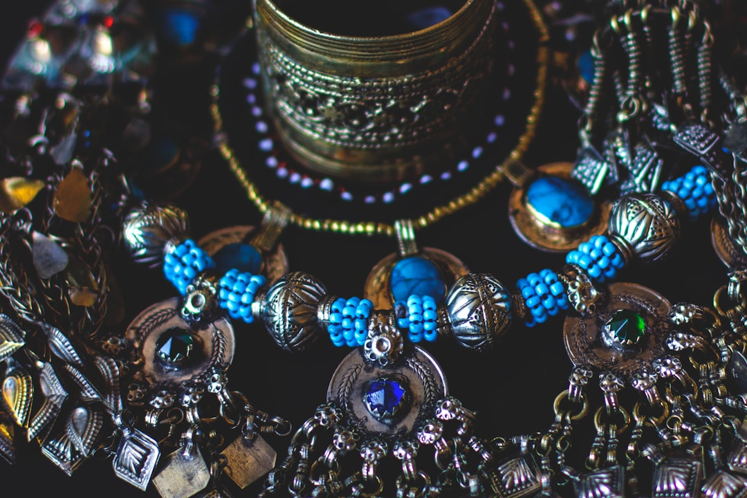 How to Automate Your Jewelry Marketing Without Losing the Personal Touch