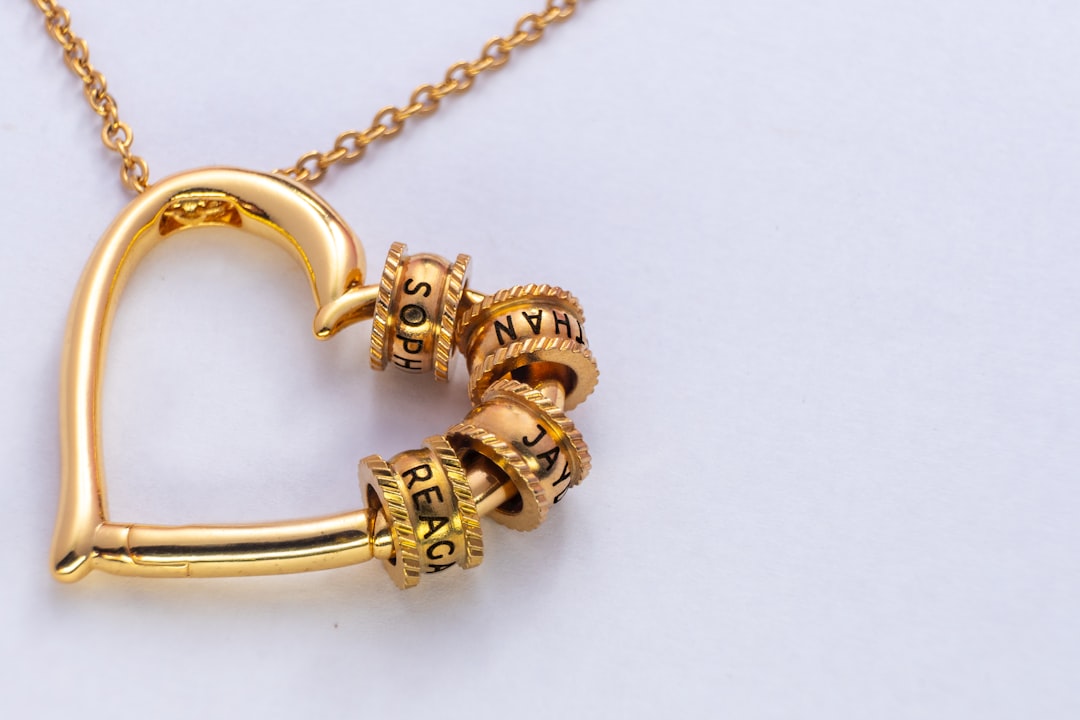 Give Credit Where It’s Jewels: Custom Pendant Necklace Recognition Ideas